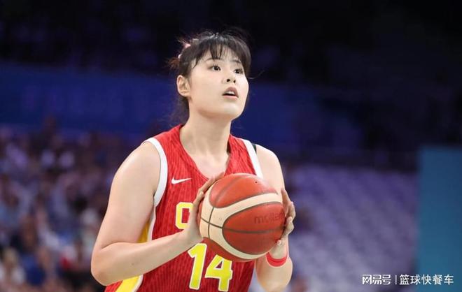 女篮疑似内讧？四大国手加盟海外联赛：或为躲避宫鲁鸣长期集训？