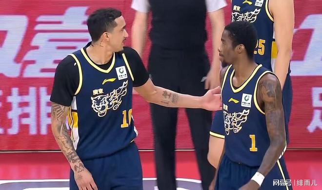 广东队惨遭重创！萨姆纳确认赛季报销，杜锋被迫扶正麦考尔！