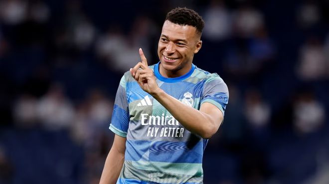 姆巴佩迎皇马百场！轰85球仍遭炮轰：1点不如C罗，西甲欧冠0冠