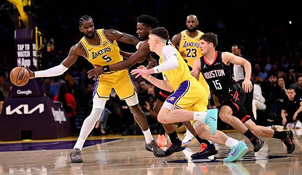 攻防两端都有顶级表现！湖人接下来需要提升先发中锋的战术地位？