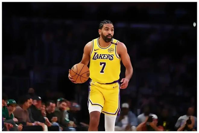 1换2！31助5失误+三分45%，1100万美元啊，湖人真赚到了