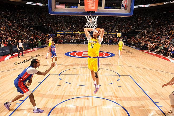 面对强敌也能打出攻守兼备的表现，湖人替补中锋确实进步了不少？