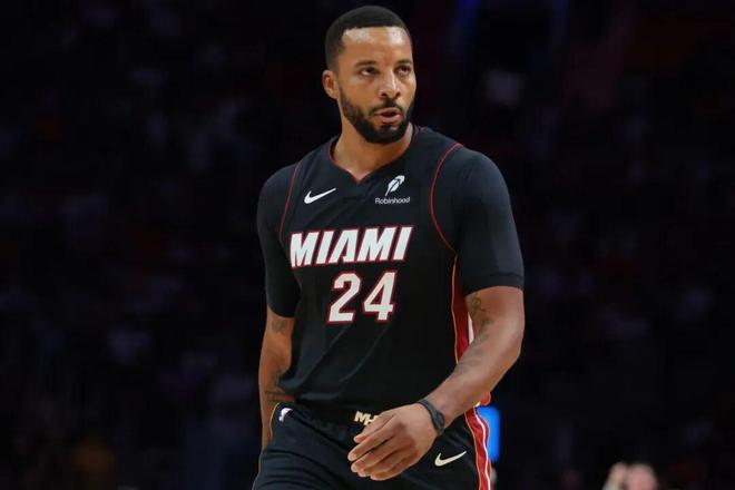 高开低走！本赛季的鲍威尔，到底什么水平？