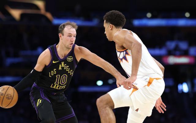 湖人幸亏换来他！肯纳德客串控卫化身詹皇绝配