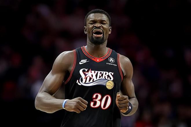 防守能力相当不错，但76人内线新星的进攻能力也确实是非常平庸？