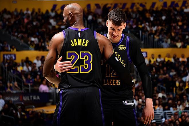 百发百中还打出全场最高正负值，湖人锋线新星这是找到自信心了？