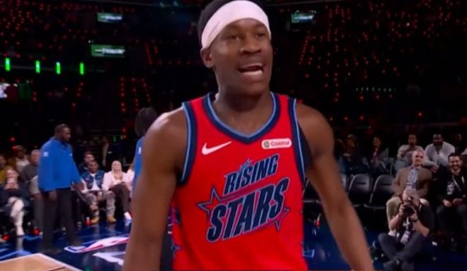 埃奇库姆当选新秀赛MVP：半决赛17分中投绝杀 决赛6分罚球绝杀