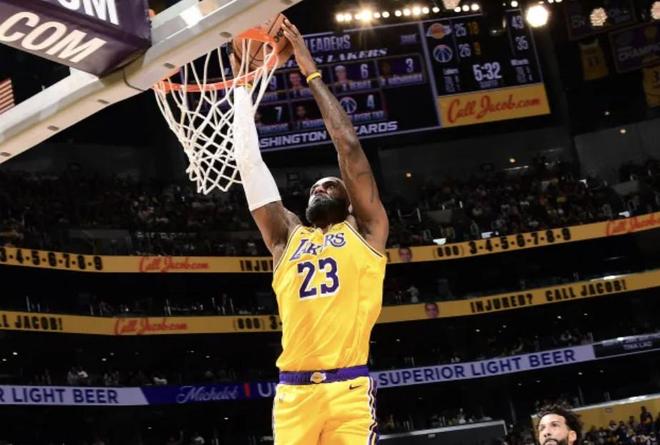 詹姆斯谈里程碑：能在生涯这个阶段享受如此时刻，感觉非常棒