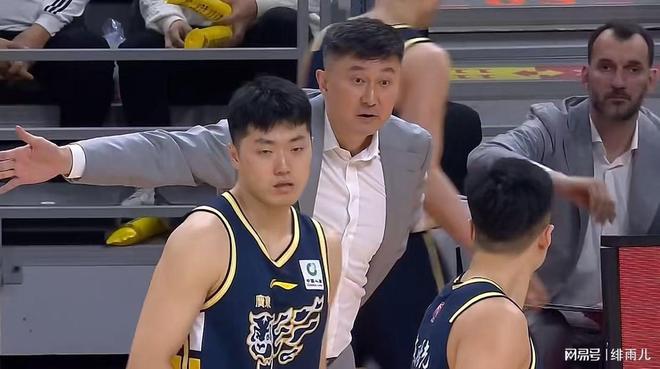 大鱼来了!广东队迎来重大利好,力保杜锋躺进总决赛! 大鱼来了!广东队迎来重大利好,力保杜锋躺进总决赛!