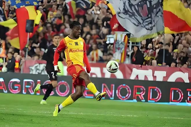 意外！韩鹏飞和李扬状态平平，为何蓉城新帅还是不用元敏诚首发