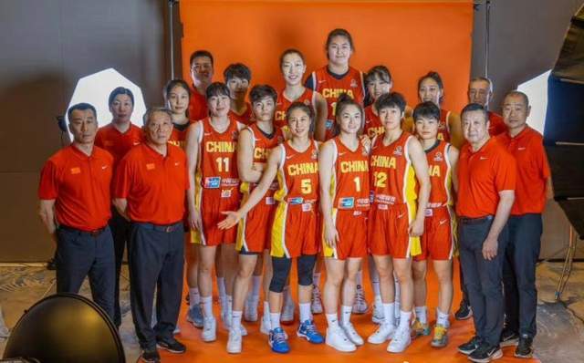 10点官宣！中国女篮12人名单出炉：杨舒予、李月汝、王思雨领衔