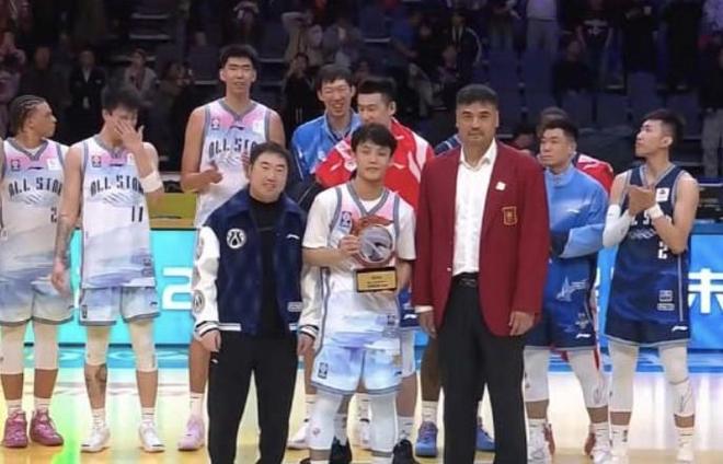 媒体人:全明星周末影响力再创新高,多项数据均有大幅增长 媒体人:全明星周末影响力再创新高,多项数据均有大幅增长