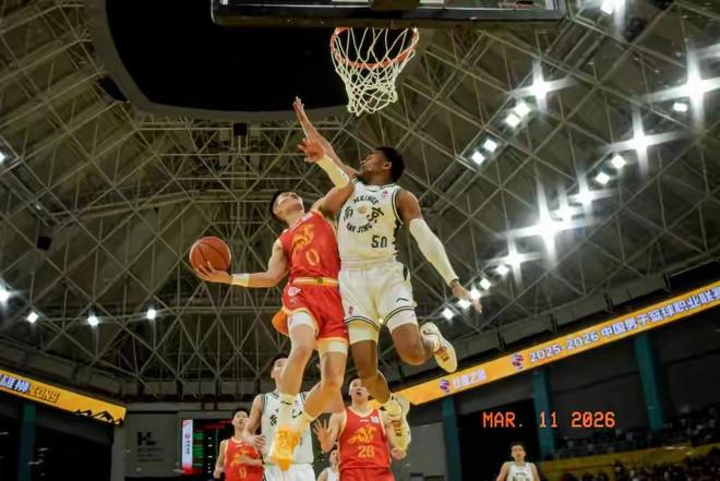 CBA疯狂一夜:两场30分惨案+两大冷门,季后赛积分榜一夜变天 CBA疯狂一夜:两场30分惨案+两大冷门,季后赛积分榜一夜变天