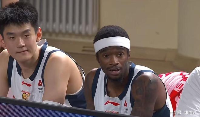 裁掉萨林杰+挖走劳森？广东队放水保送新疆，逼辽宁退出季后赛！