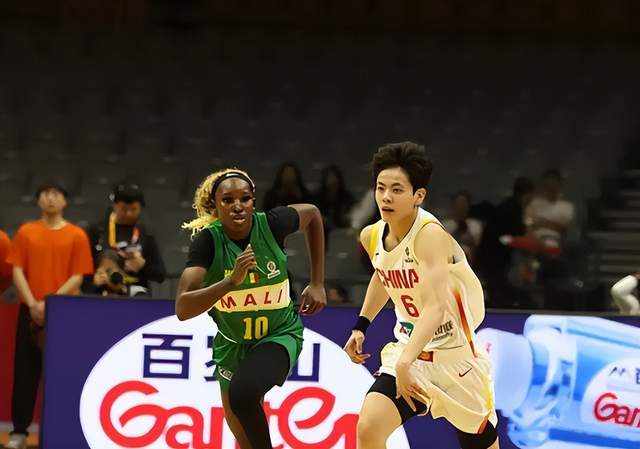 漂亮！中国女篮轻取开门红，三塔炸裂，杨舒予觉醒，王思雨太稳了