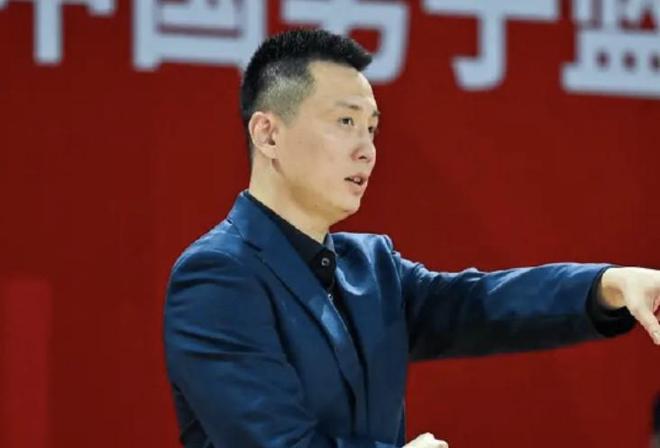 卢伟:年后第一场大家状态并非最佳,李添荣复出表现完美 卢伟:年后第一场大家状态并非最佳,李添荣复出表现完美