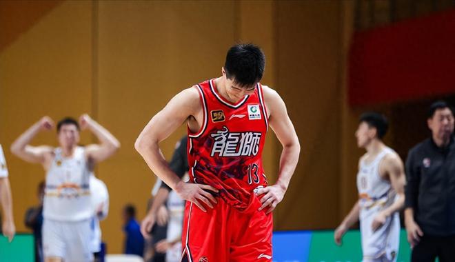 CBA现役最容易受伤的六位球员！全部都是大合同，北京独占三人