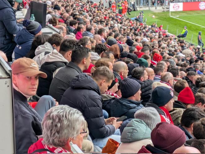 记者：诺伊尔现场观战拜仁vs柏林联合，其将在国际比赛日后回归