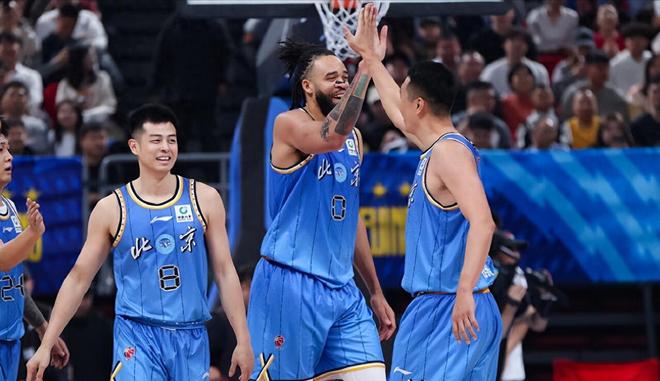 CCTV5直播京粤大战！杜锋对麦基、周琦没办法，主场又是惨败