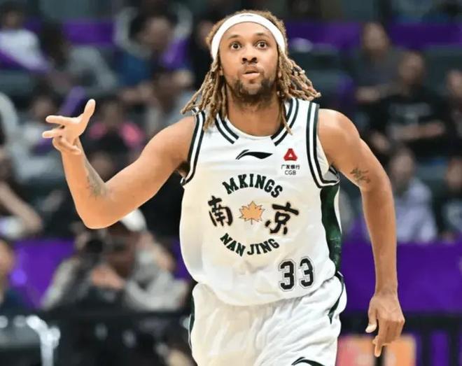 北控输同曦引绝望！外线被打爆，篮板无优势，张庆鹏用人还出问题