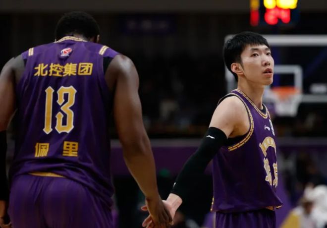 输同曦发布会!张庆鹏直指全队防守态度不行,朱松玮主动反思! 输同曦发布会!张庆鹏直指全队防守态度不行,朱松玮主动反思!