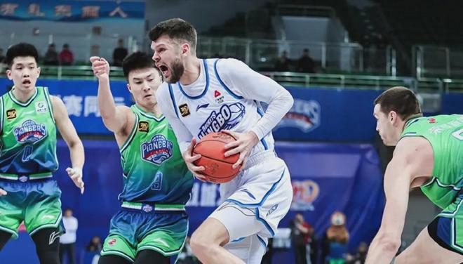 广东签约拉科塞维奇内幕！朱芳雨接触多位NBA球员，嫌弃报价太低