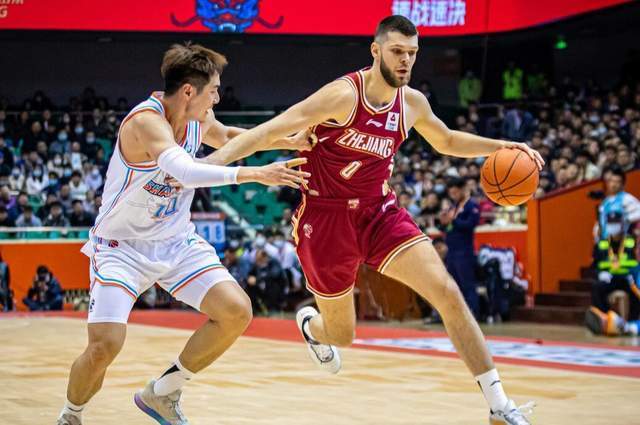 央视直播！广东VS山西全力横扫，拉科塞维奇上演首秀，杜锋冲前四