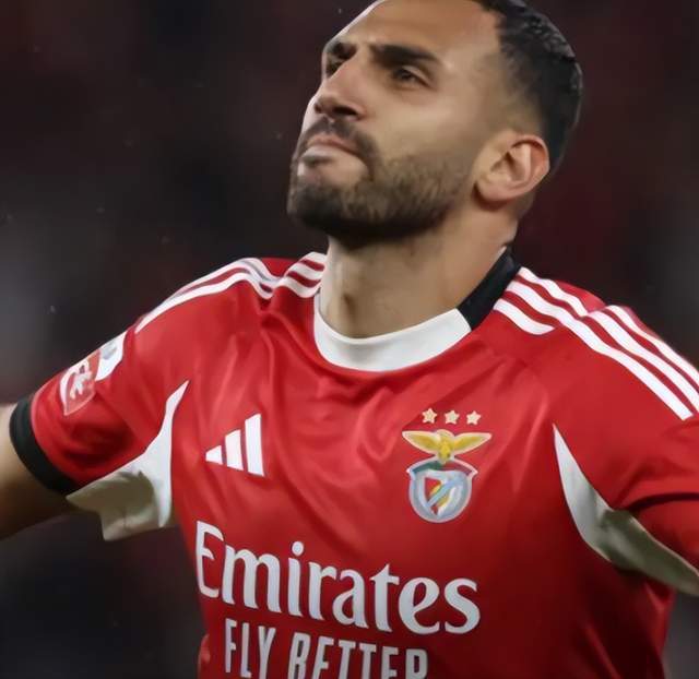 穆帅换人神了！本菲卡2-1绝杀葡体，30轮不败进前二有望踢欧冠