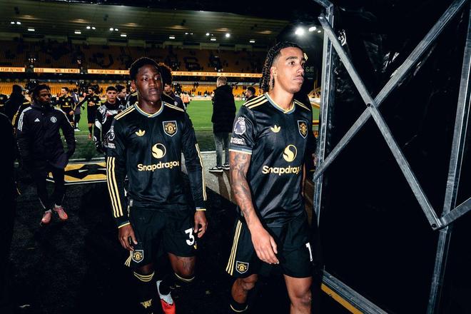 曼联伤兵满营：卡里克如何用残阵冲击欧冠席位