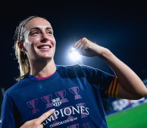 普特利亚斯随巴萨女足夺冠，成俱乐部历史上赢得冠军最多球员