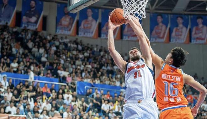 广东男篮今日最新动态，三核心一起发声，胡明轩最新伤情出炉，徐昕伤势无大碍，广东拿到潜力赛冠军