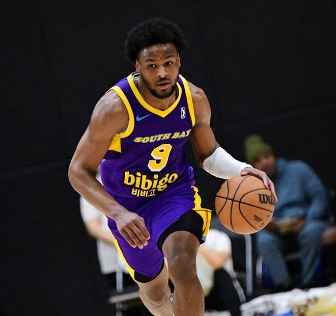 打脸质疑！场均15.5分+跻身180俱乐部，布朗尼不靠爹靠实力