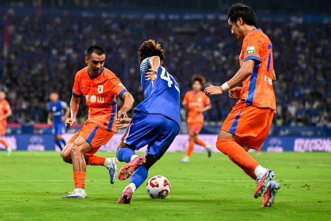 2比9!山东鲁能热身赛惨败上海申花,新赛季沦为保级队?球迷不满