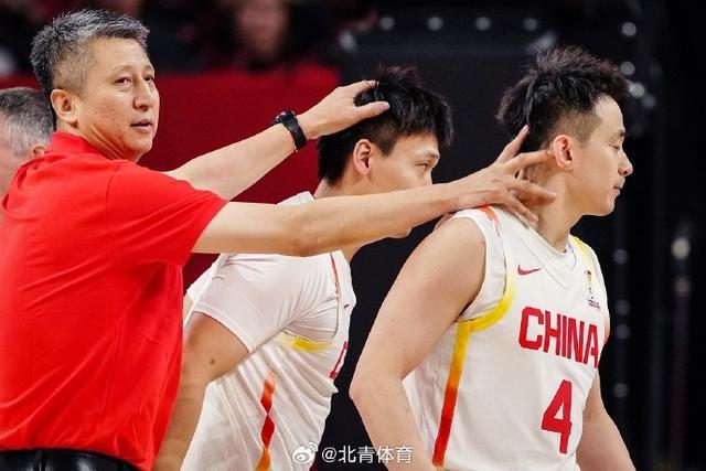 郭士强中场喊话:永远相信中国男篮是一支优秀的队伍 郭士强中场喊话:永远相信中国男篮是一支优秀的队伍