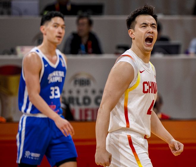 5分钟4犯仍男篮功臣!末节超远三分绝平值千金 赵继伟14分钟13分