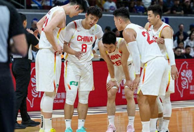 郭士强拿出杀手锏,男篮却诞生2个隐患!2人低迷或彻底告别国家队