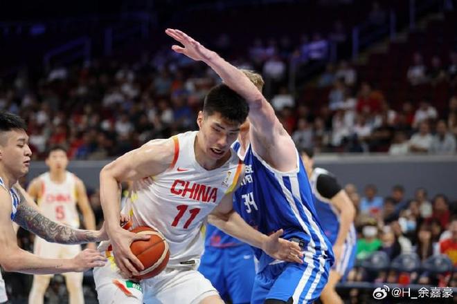 驰援国家队,余嘉豪社媒:繁华时不凑热闹,低谷时绝不退场