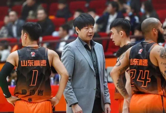 计划有变,准备夺冠?山东签NBA前雷霆新秀,球迷:这是个狠人