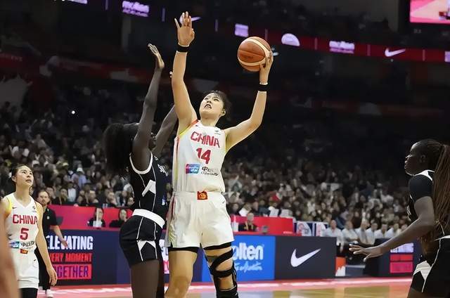 险胜非洲鱼腩,李月汝为何含泪哽咽?原因找到了,宫鲁鸣会改变吗