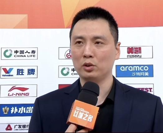 卢伟:感谢青岛给我们制造了这么大麻烦,对年轻球员很有价值 卢伟:感谢青岛给我们制造了这么大麻烦,对年轻球员很有价值