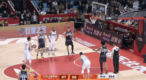 罚球8中0，周琦……