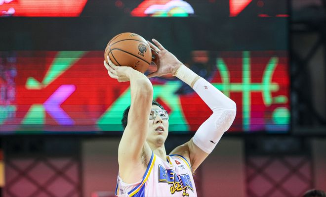 命中率47%，周琦的罚球为何断崖式下滑？懒才是最大的“病因”