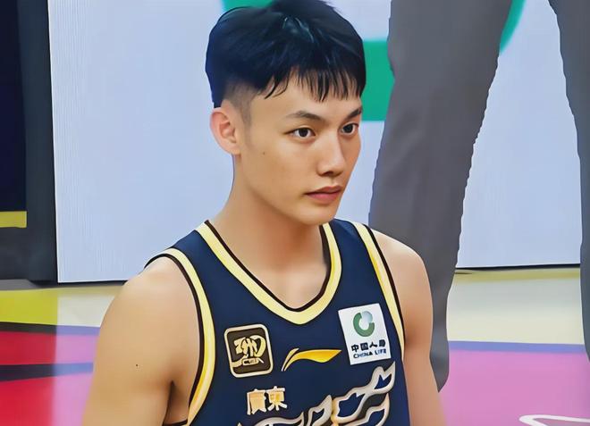 102-54!广东又赢了,最大功臣诞生!杜锋2大败笔,数据一清二楚