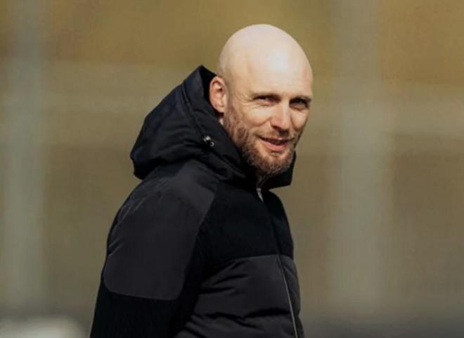 布克:和施洛特贝克的交流很愉快;他的言论不是批评多特和我 布克:和施洛特贝克的交流很愉快;他的言论不是批评多特和我