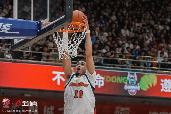 人员轮转受限，华南虎客场不敌山东