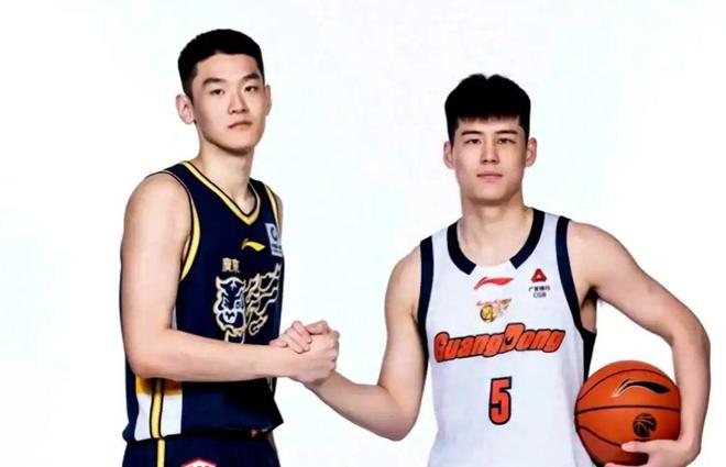 代表作！18岁小将砍22分8板，球迷问杜锋：他能把谁替换下来呢？