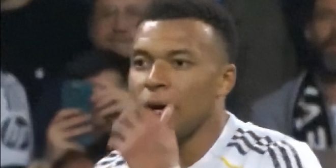 欧冠之夜，40岁诺伊尔9次神扑救主，姆巴佩被扑到怀疑人生