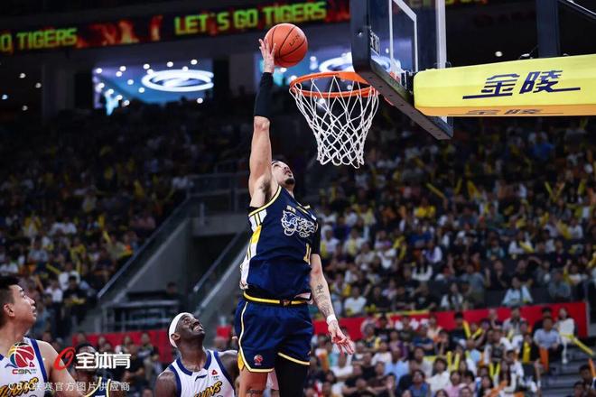 4月12日前瞻 I 以拼搏为刃,华南虎挑战广厦“魔鬼主场”