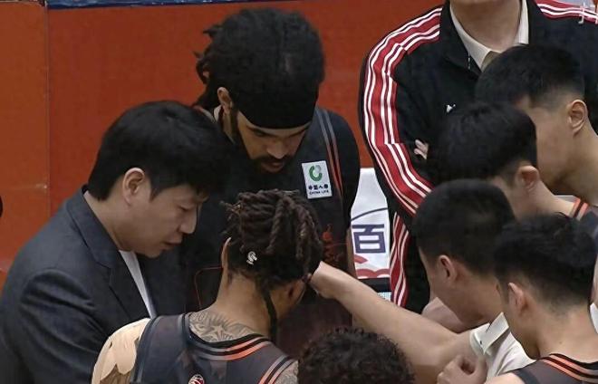 山东输辽篮揪出两大废材！两主力合砍0分+两项命中率0%，坑惨邱彪