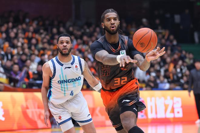 山东男篮卡位关键战，一项数据决定能否结束连败，外援更换有眉目